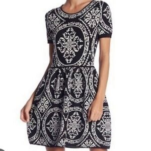 Romeo + Juliet couture damask sweater dress sz M